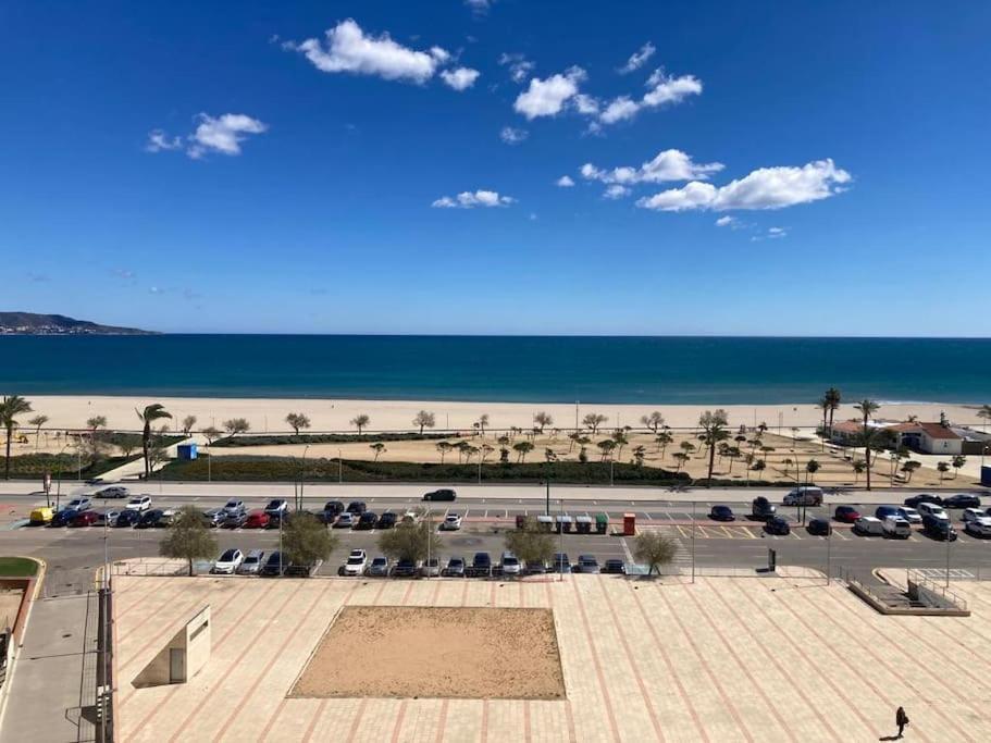 Vistas Frontales Al Mar Apartment Empuriabrava Luaran gambar